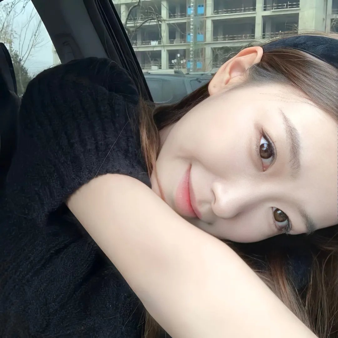 来自另一个星球的女孩 封面
